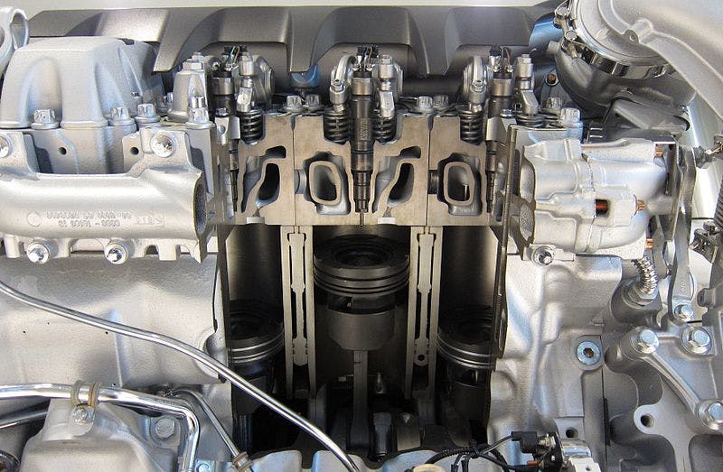 Tvärsnitt av en V8-dieselmotor